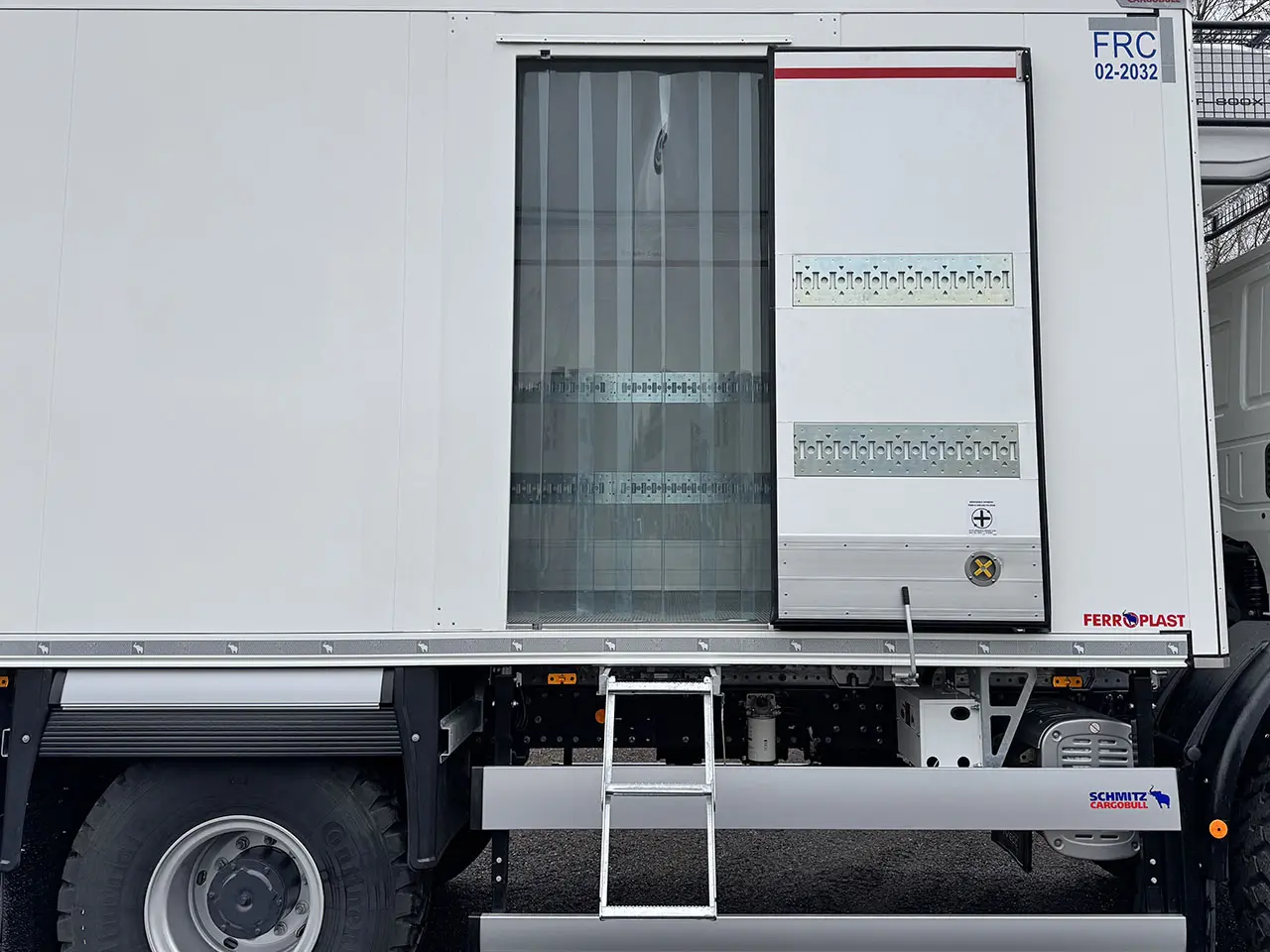 Iveco Eurocargo ML150E25WS 4x4 Refrigerated Box Truck 14