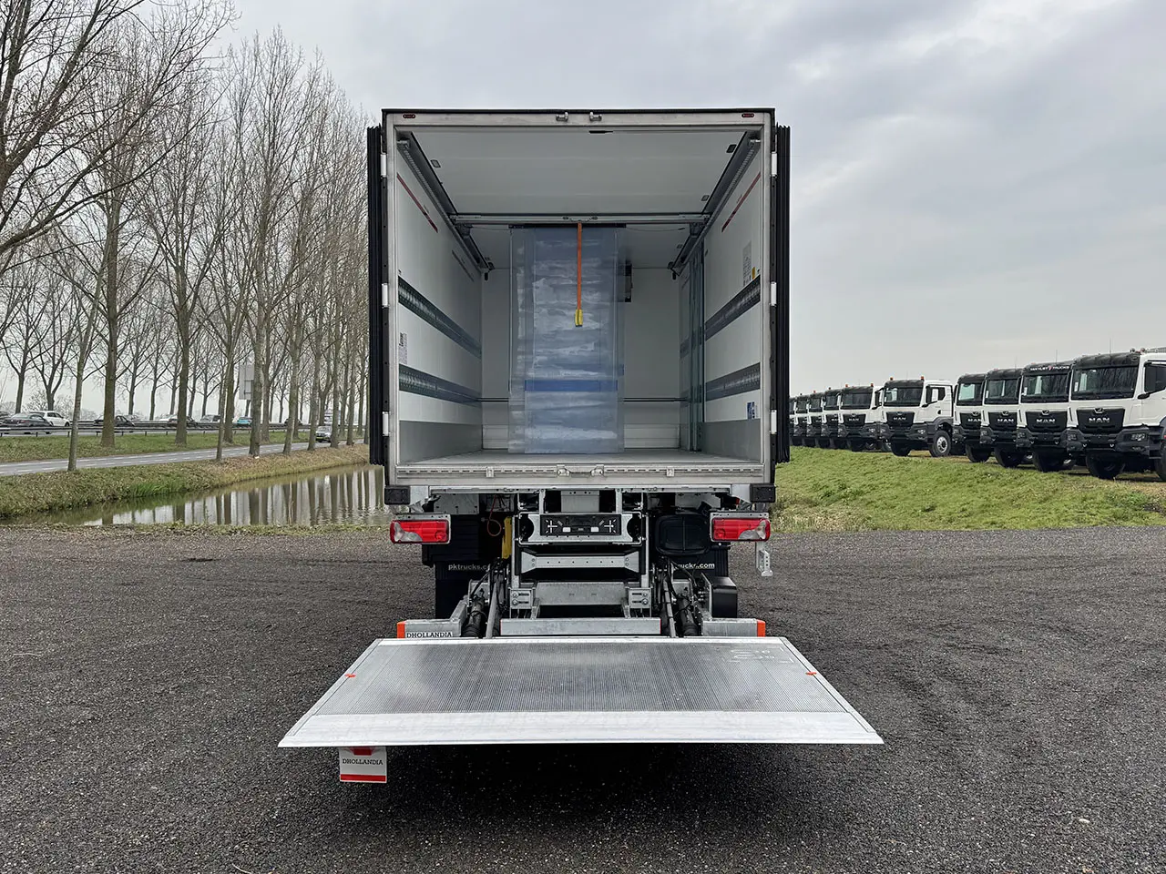 Iveco Eurocargo ML150E25WS 4x4 Refrigerated Box Truck 16