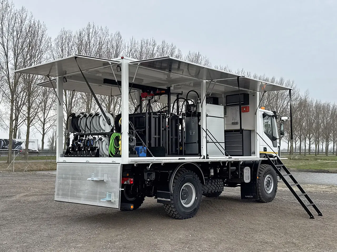 Iveco Eurocargo ML150E25WS Camion atelier mobile 4x4 3