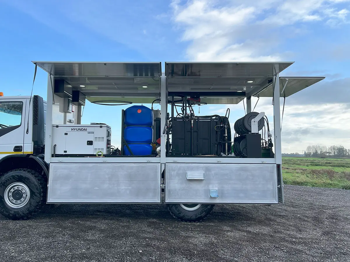 Iveco Eurocargo ML150E25WS 4x4 Camion atelier mobile 11