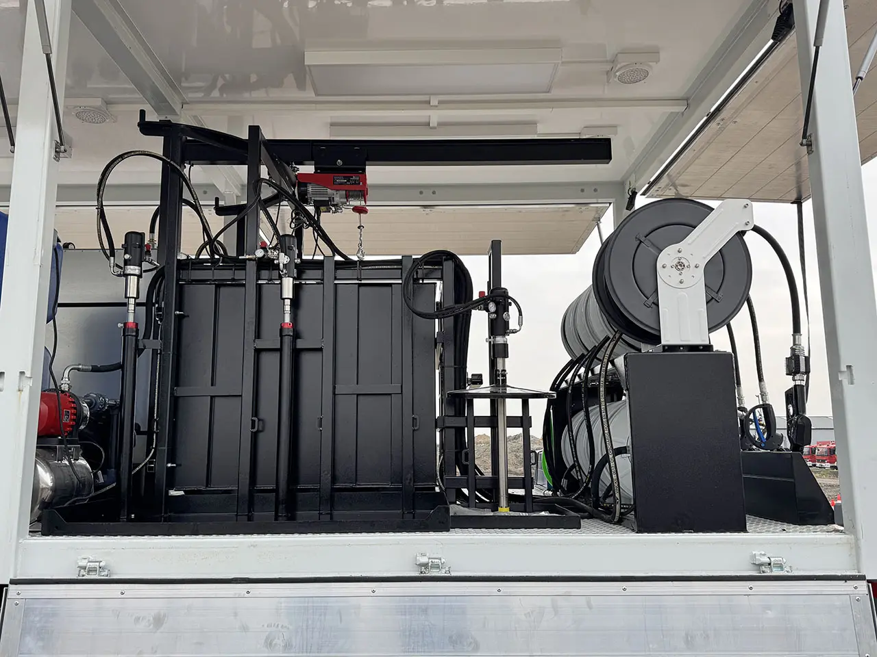 Iveco Eurocargo ML150E25WS 4x4 Camion atelier mobile 13