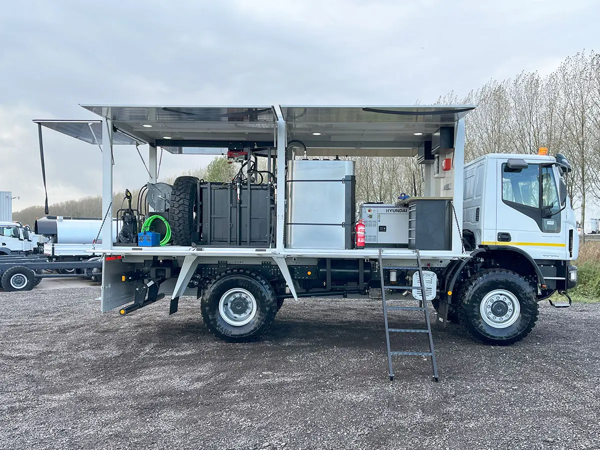 Iveco Eurocargo ML150E25WS 4x4 Service Truck 14