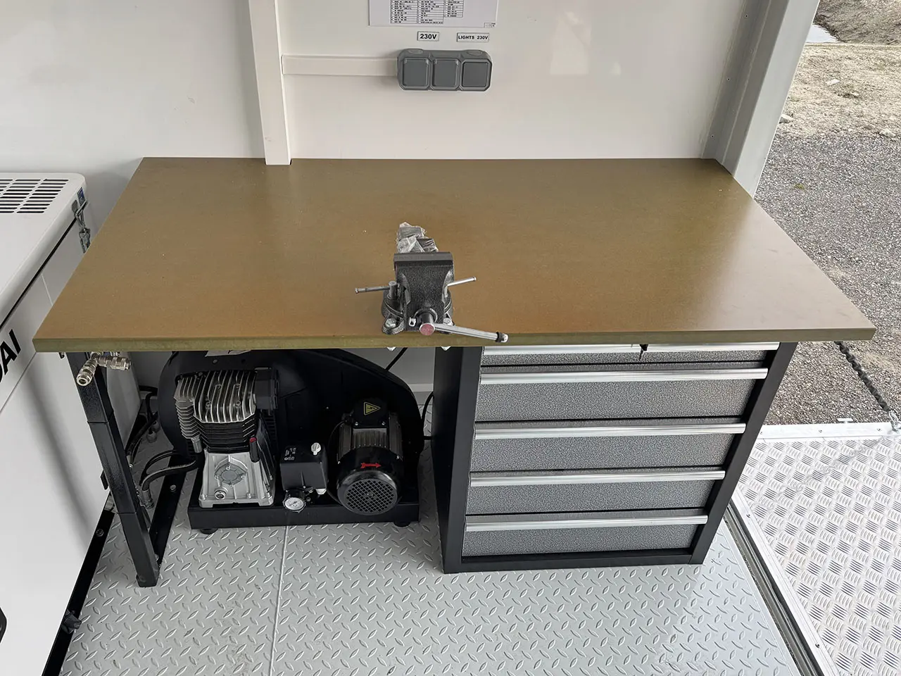 Iveco Eurocargo ML150E25WS 4x4 Camion atelier mobile 22