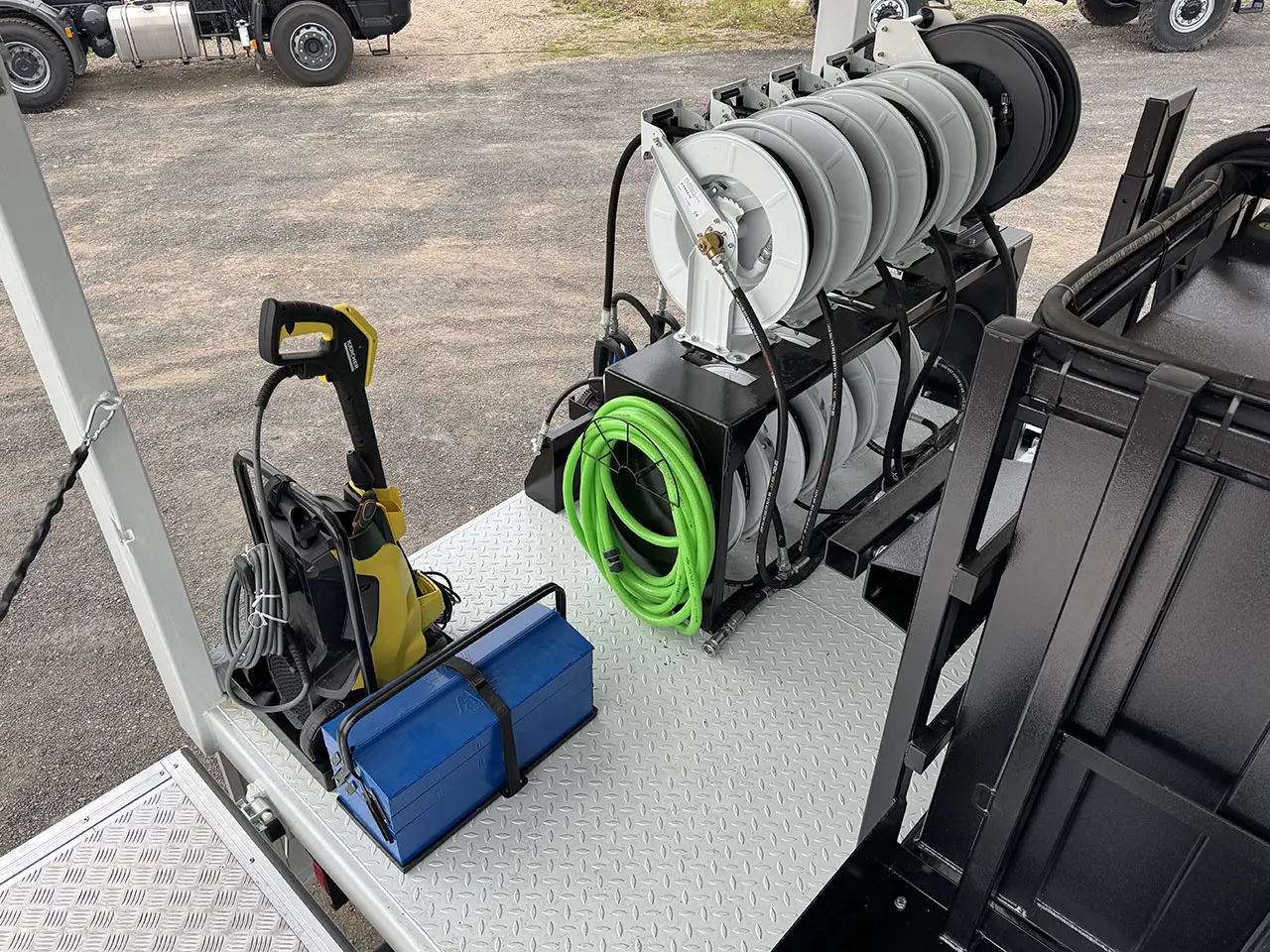 Iveco Eurocargo ML150E25WS 4x4 Camion atelier mobile 25