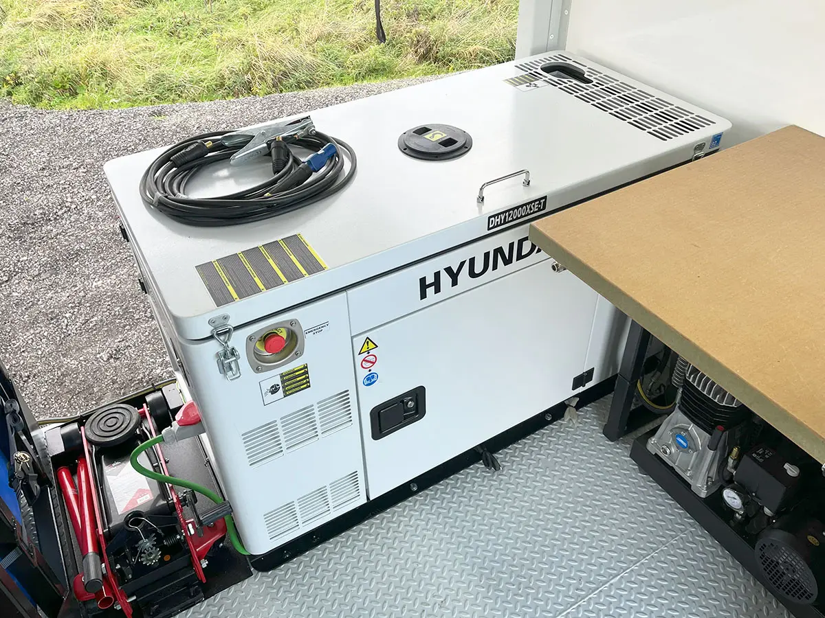 Iveco Eurocargo ML150E25WS 4x4 Camion atelier mobile 16