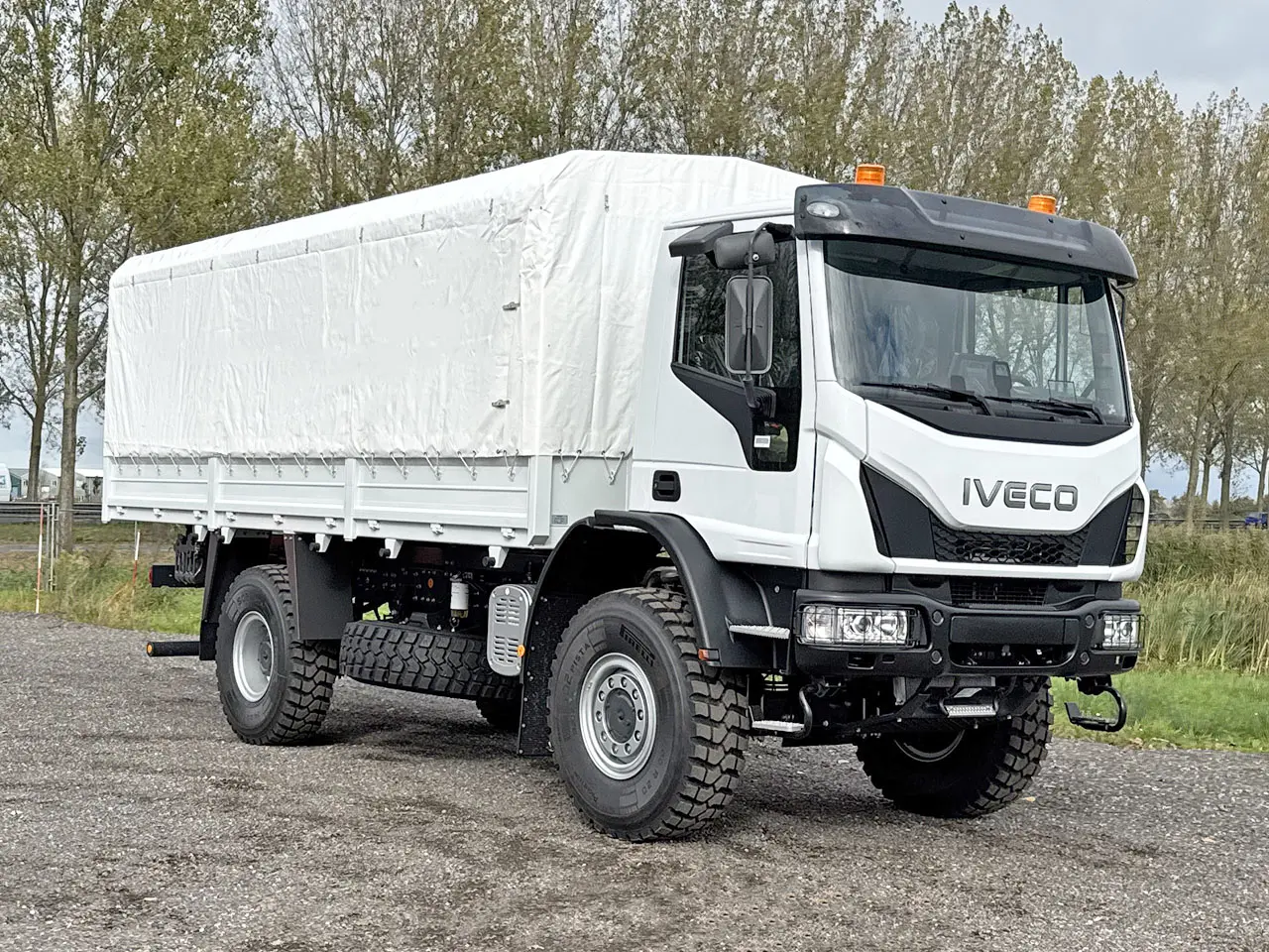 Iveco Eurocargo ML150E25WS Caisse bâchée 4x4 8