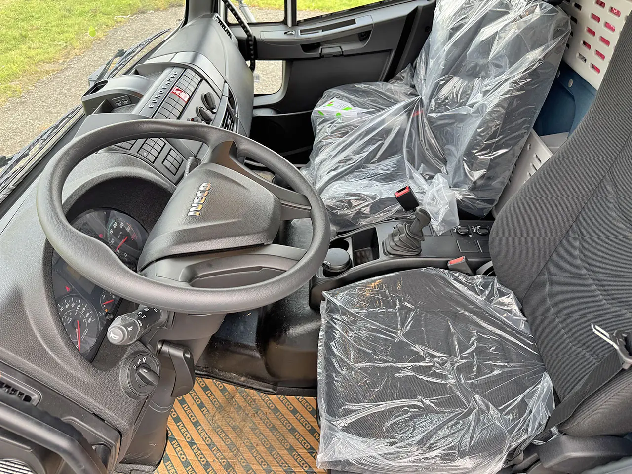 Iveco Eurocargo ML150E25WS Caisse bâchée 4x4 9