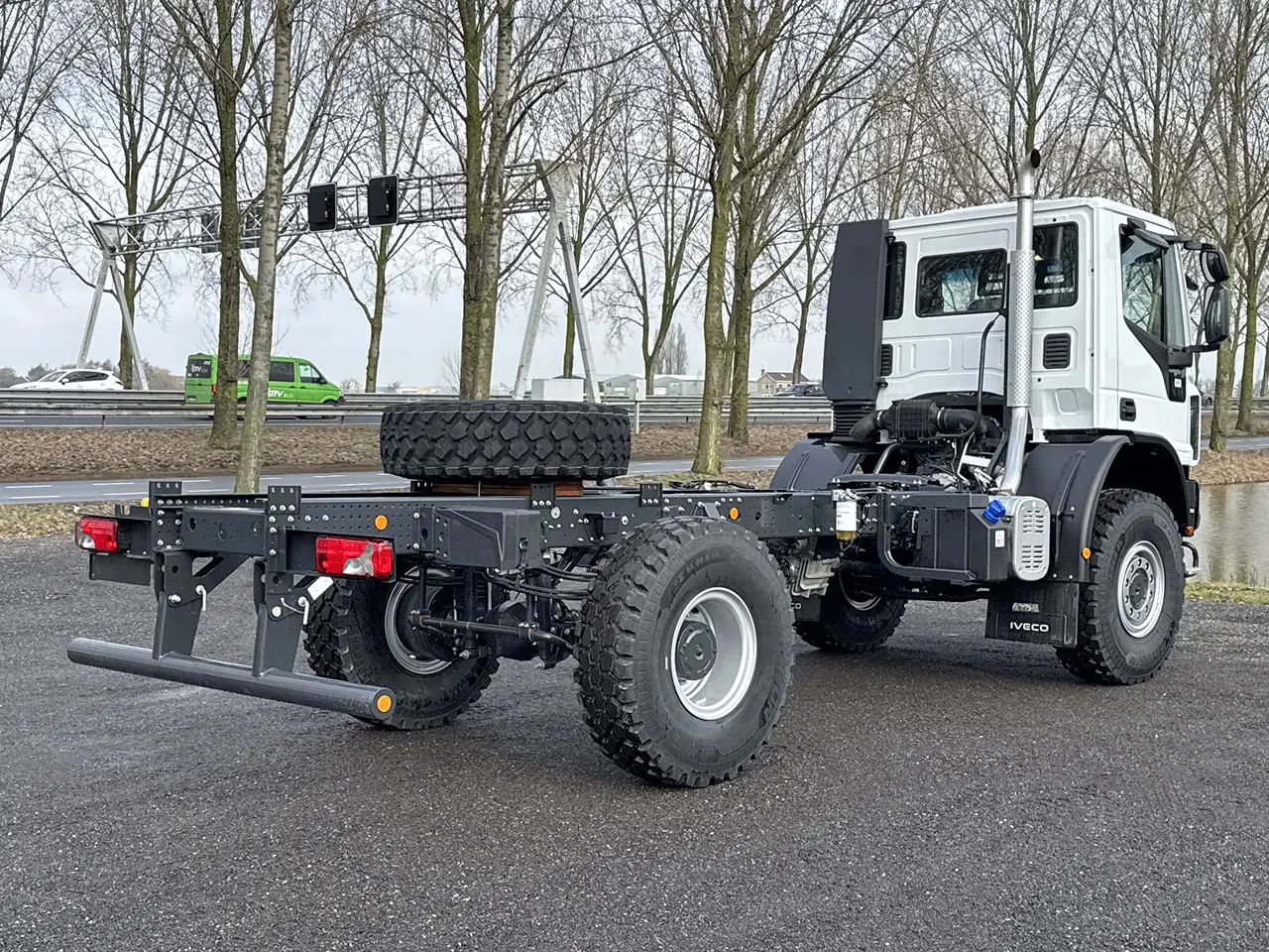 Iveco Eurocargo ML150E28WS-4150 Chassis Cabin 4x4 2
