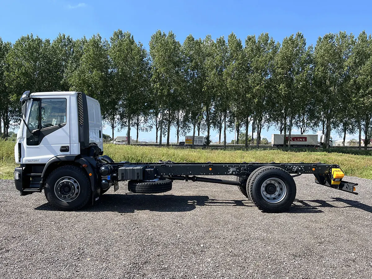 Iveco Eurocargo ML180E28-4815 Chassis Cabin 4x2 2