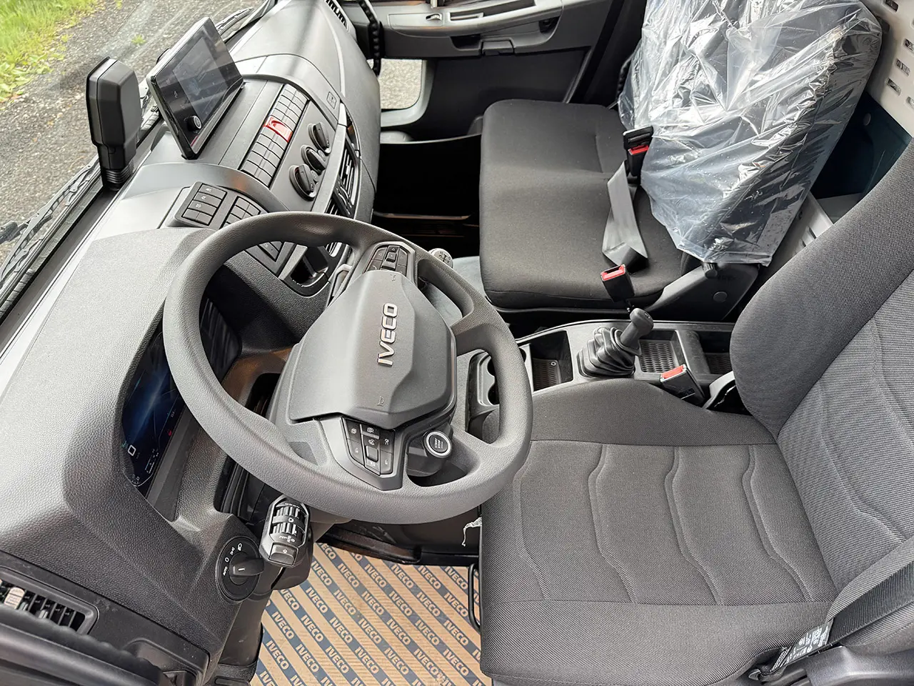 Iveco Eurocargo ML180E28-4815 Chassis Cabin 4x2 9
