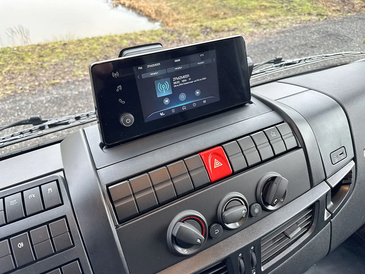 Iveco Eurocargo ML180E28 4x2 Chassis Cabin 11