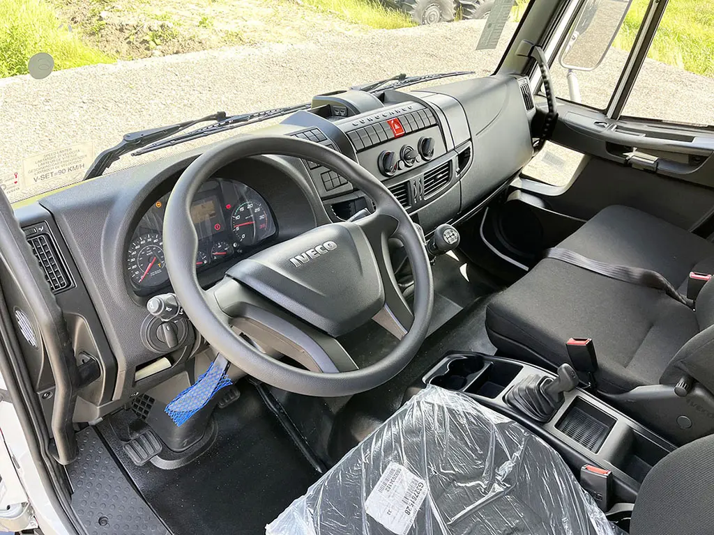 Iveco Eurocargo ML180E28 Closed Box Truck 4x2 8