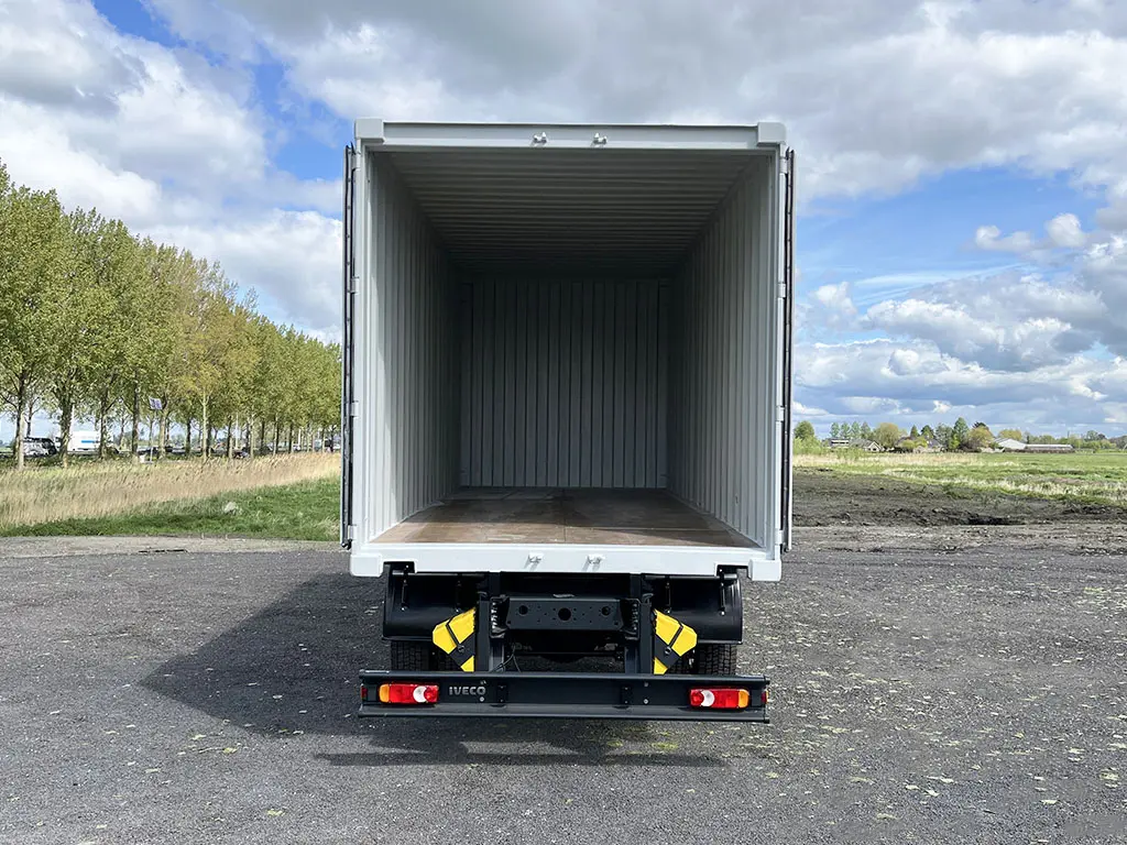 Iveco Eurocargo ML180E28 Closed Box Truck 4x2 10