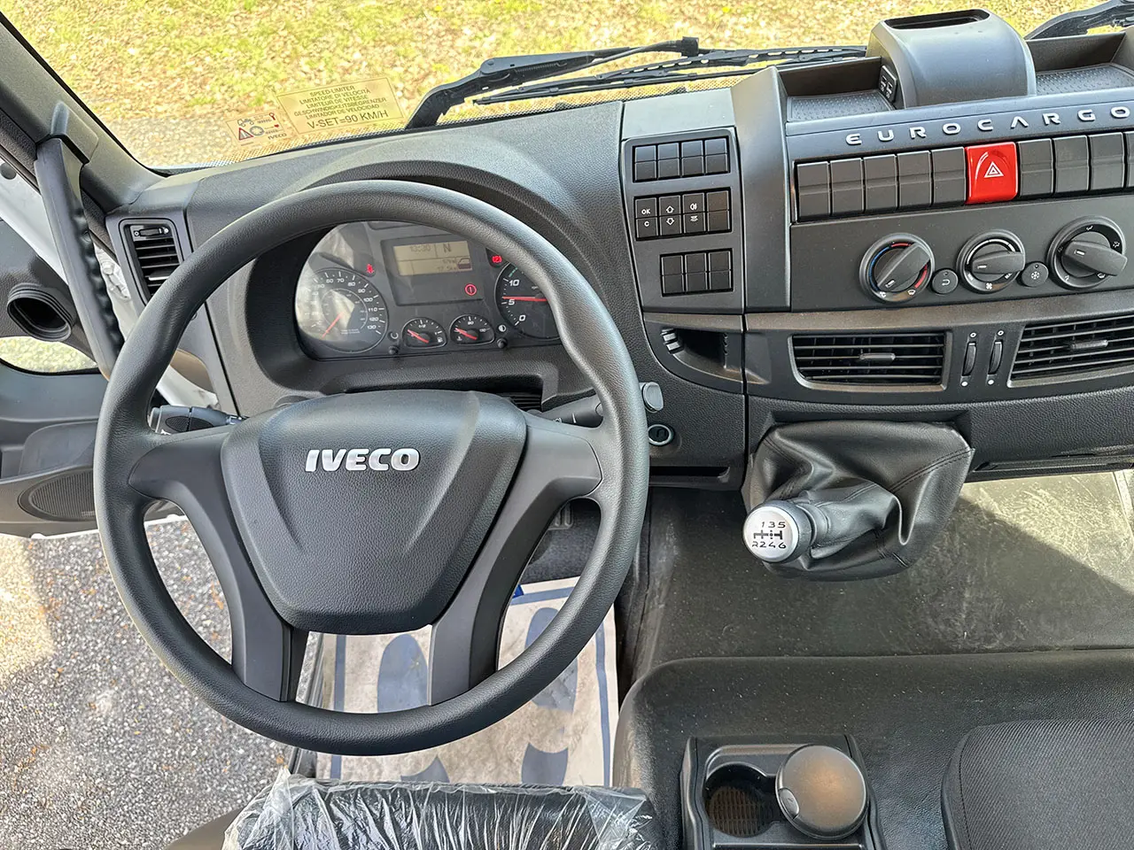 Iveco Eurocargo ML180E28 4x2 Fuel Tank Truck 9