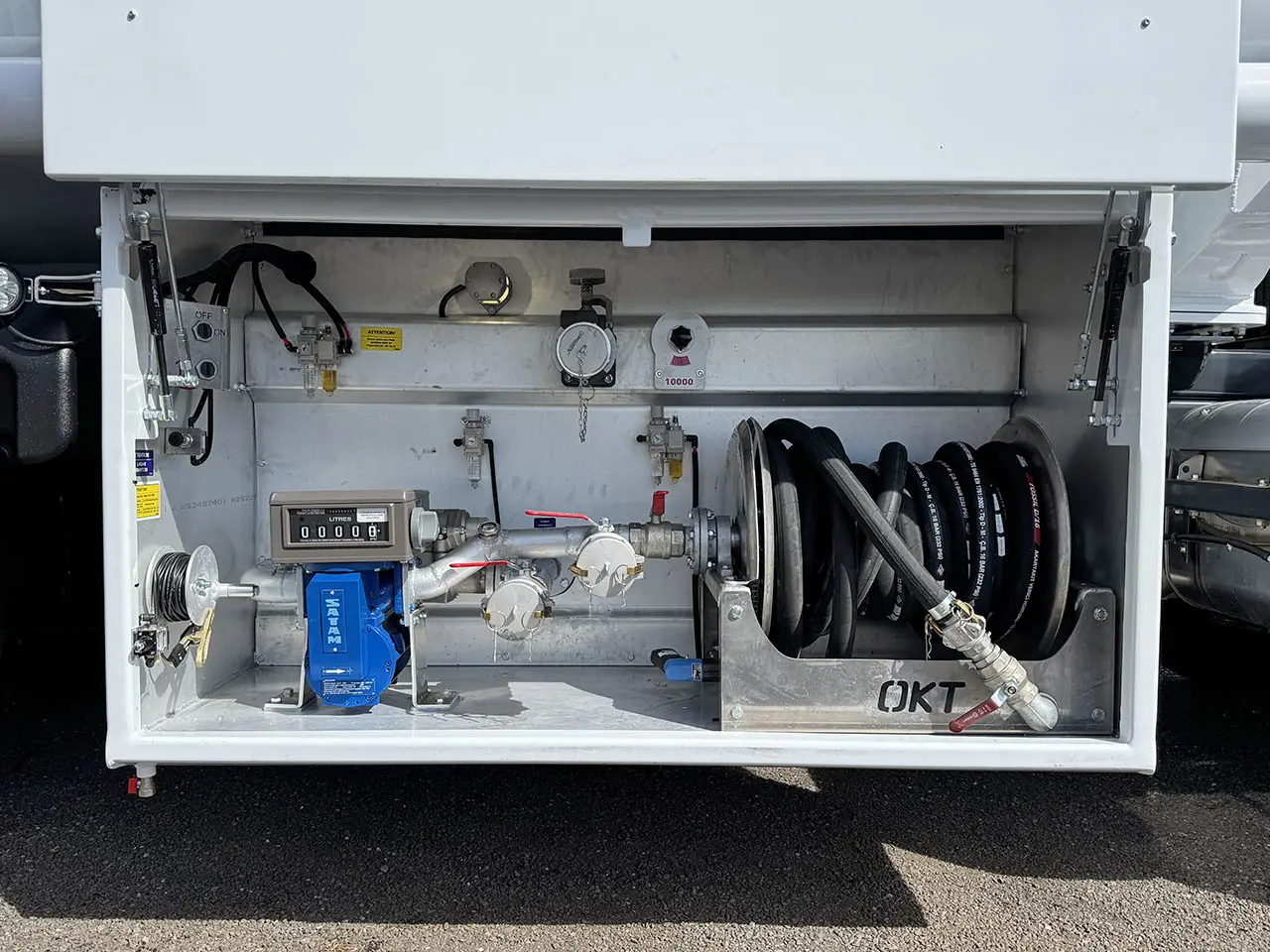 Iveco Eurocargo ML180E28 4x2 Fuel Tank Truck 13