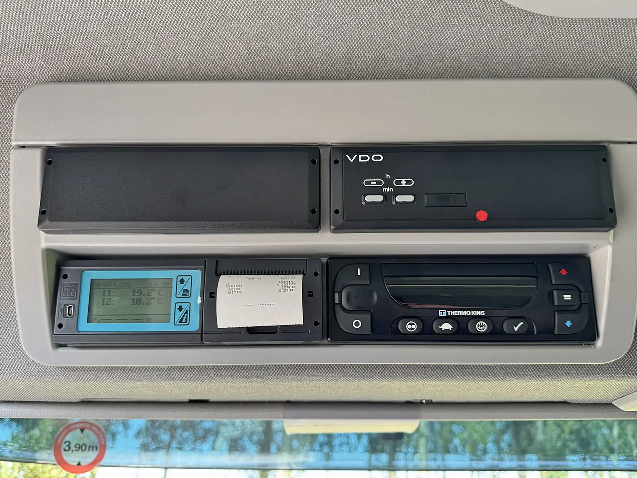 Iveco Eurocargo ML180E28 Refrigerated Box Truck 4x2 11