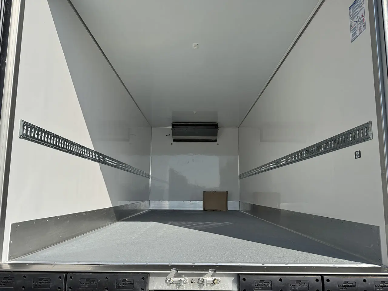 Iveco Eurocargo ML180E28 Véhicule frigorifique 4x2 14