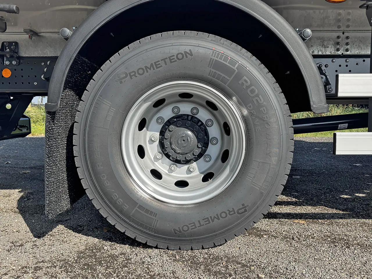 Iveco Eurocargo ML180E28 Refrigerated Box Truck 4x2 15