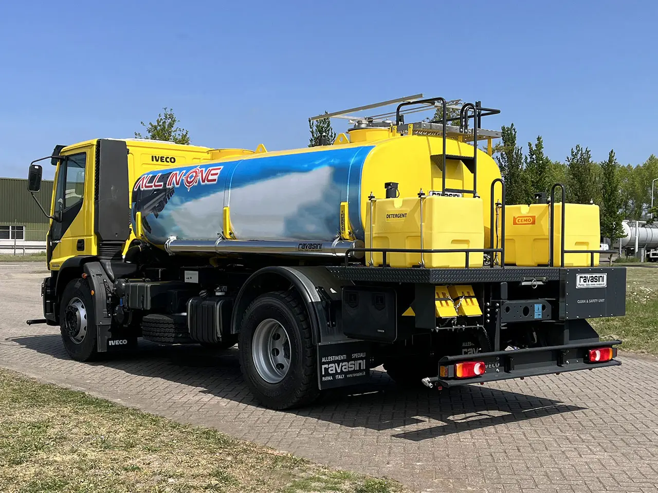 Iveco Eurocargo ML180E28 Water Tank Truck 4x2 3