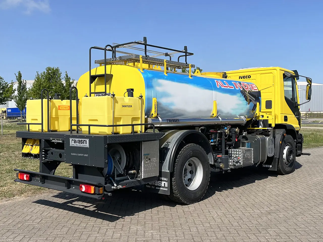 Iveco Eurocargo ML180E28 4x2 Water Tank Truck 6