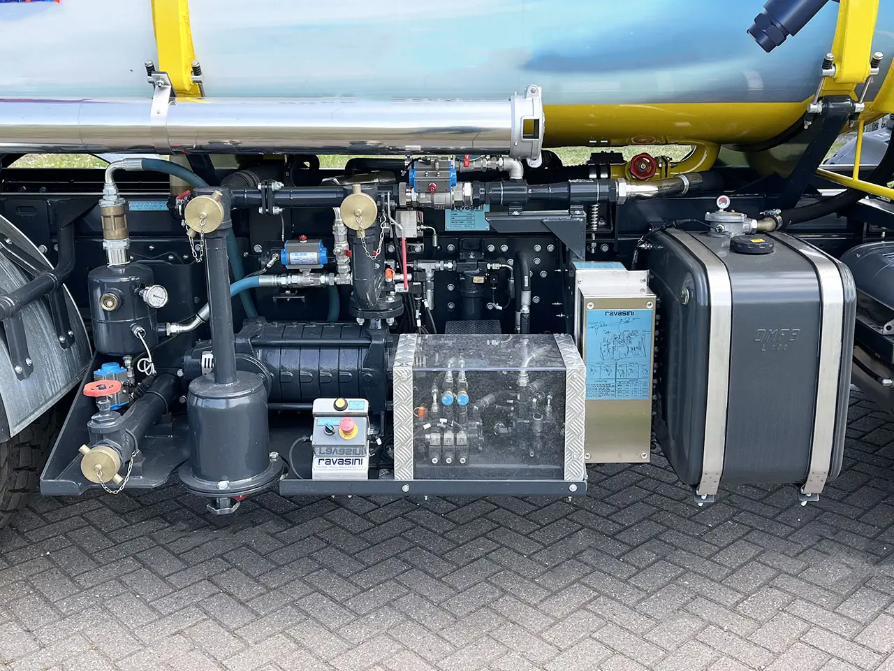 Iveco Eurocargo ML180E28 Water Tank Truck 4x2 12