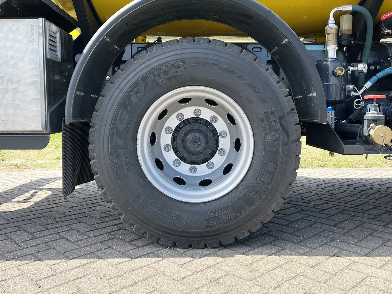 Iveco Eurocargo ML180E28 4x2 Water Tank Truck 17