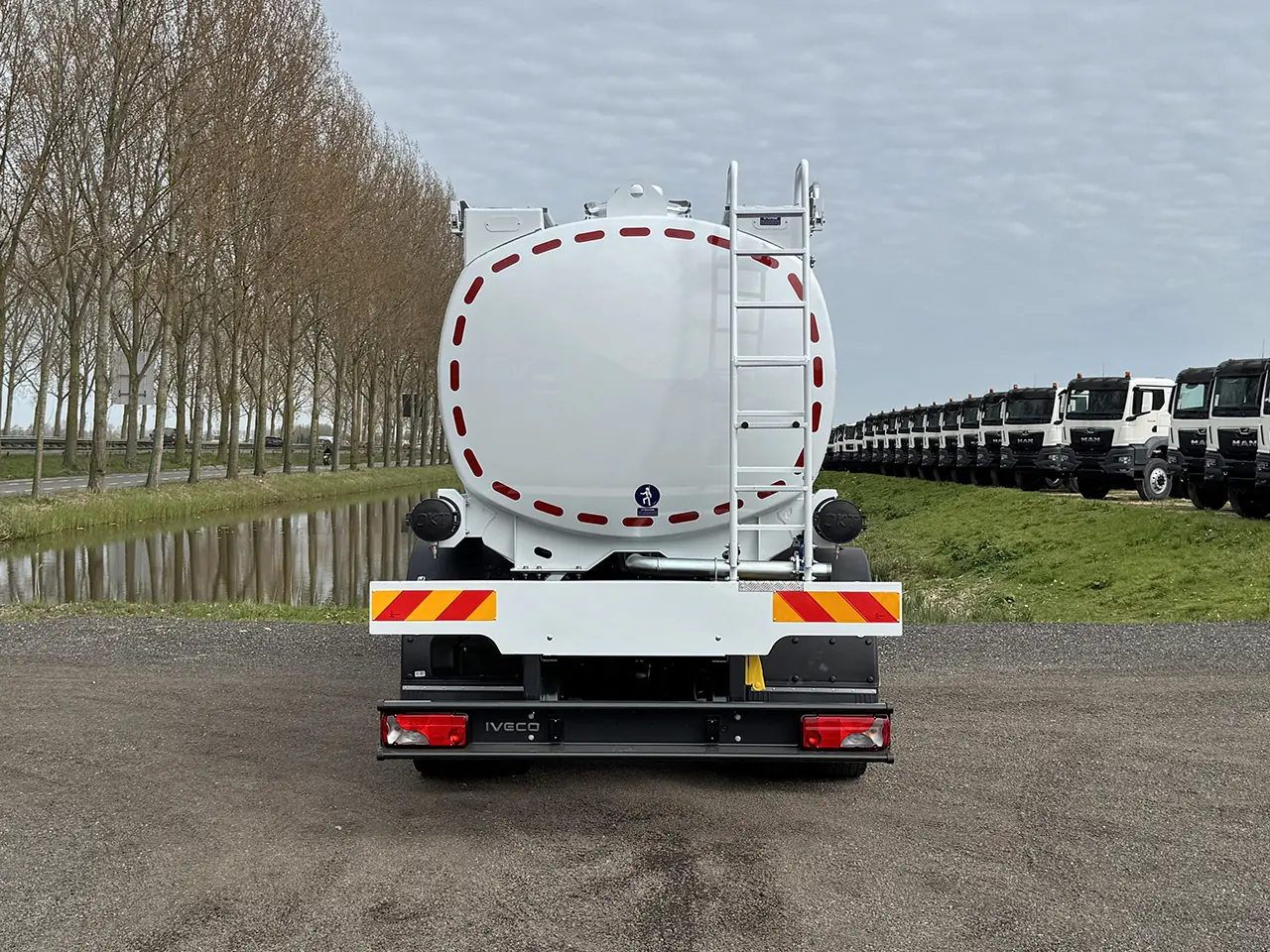 Iveco Eurocargo ML180E28 4x2 Water Tank Truck 12