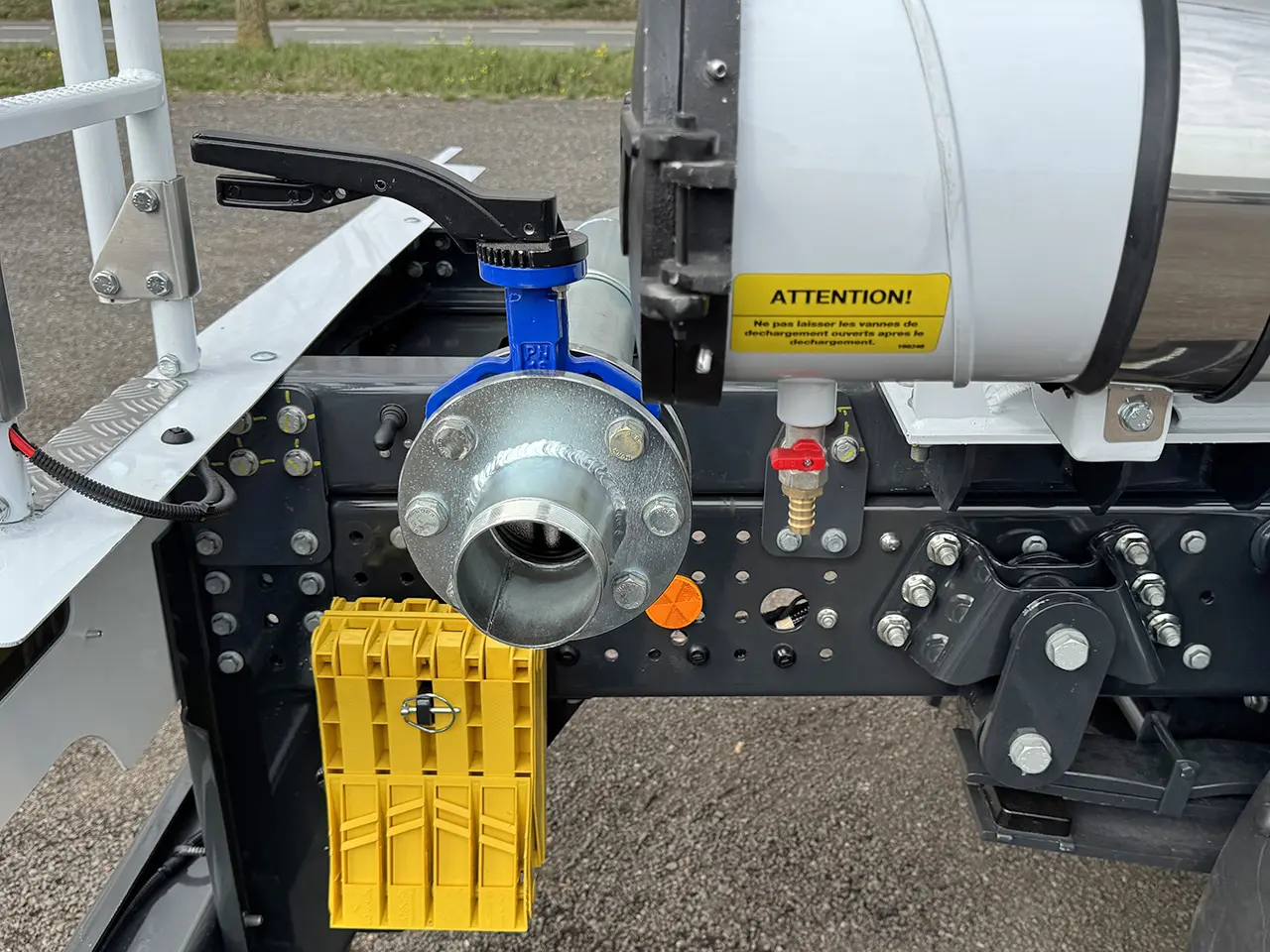 Iveco Eurocargo ML180E28 4x2 Water Tank Truck 15