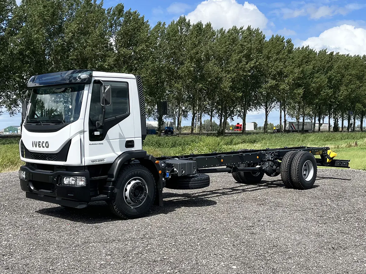 Iveco Eurocargo ML180E28-6210 4x2 Chassis Cabin 1