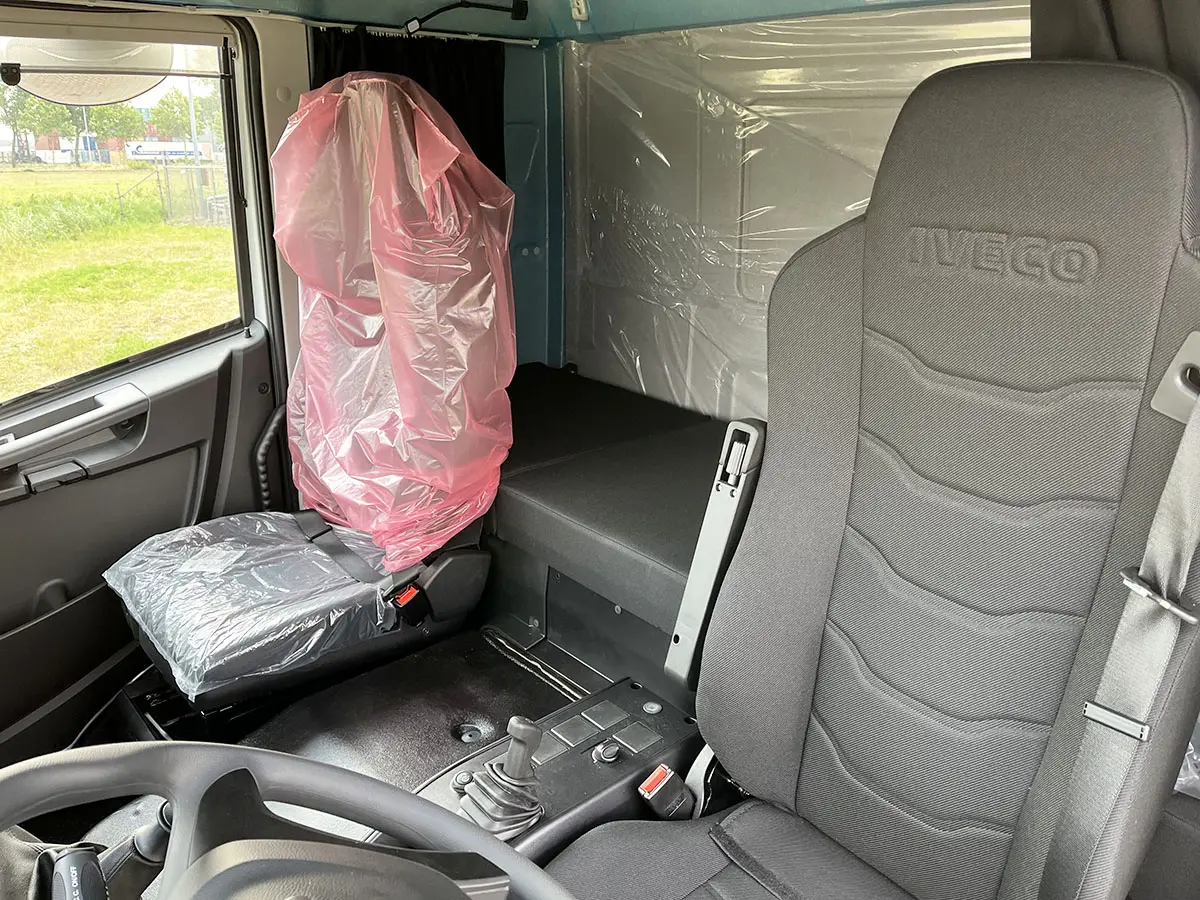 Iveco Eurocargo MLL120E25/P-5670 4x2 Chassis Cabin 9