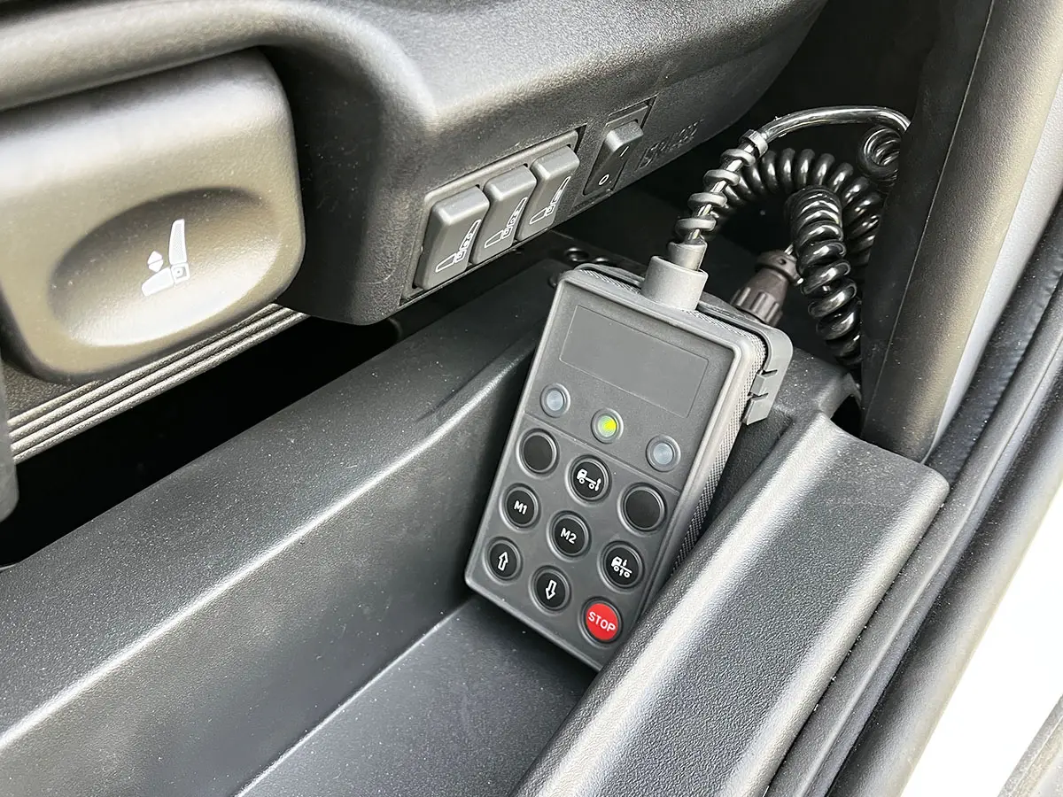 Iveco Eurocargo MLL120E25/P-5670 4x2 Chassis Cabin 12