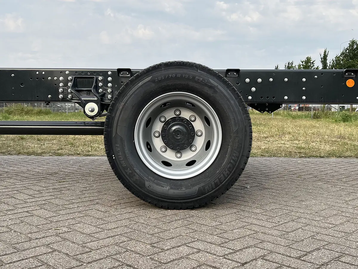 Iveco Eurocargo MLL120E25/P-5670 Chassis Cabin 4x2 15