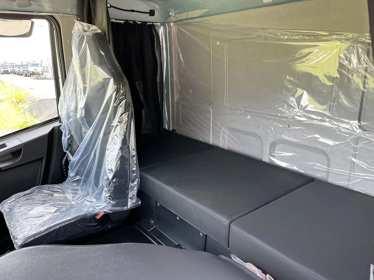 Iveco Eurocargo MLL180E28-6570 4x2 Chassis Cabin 11