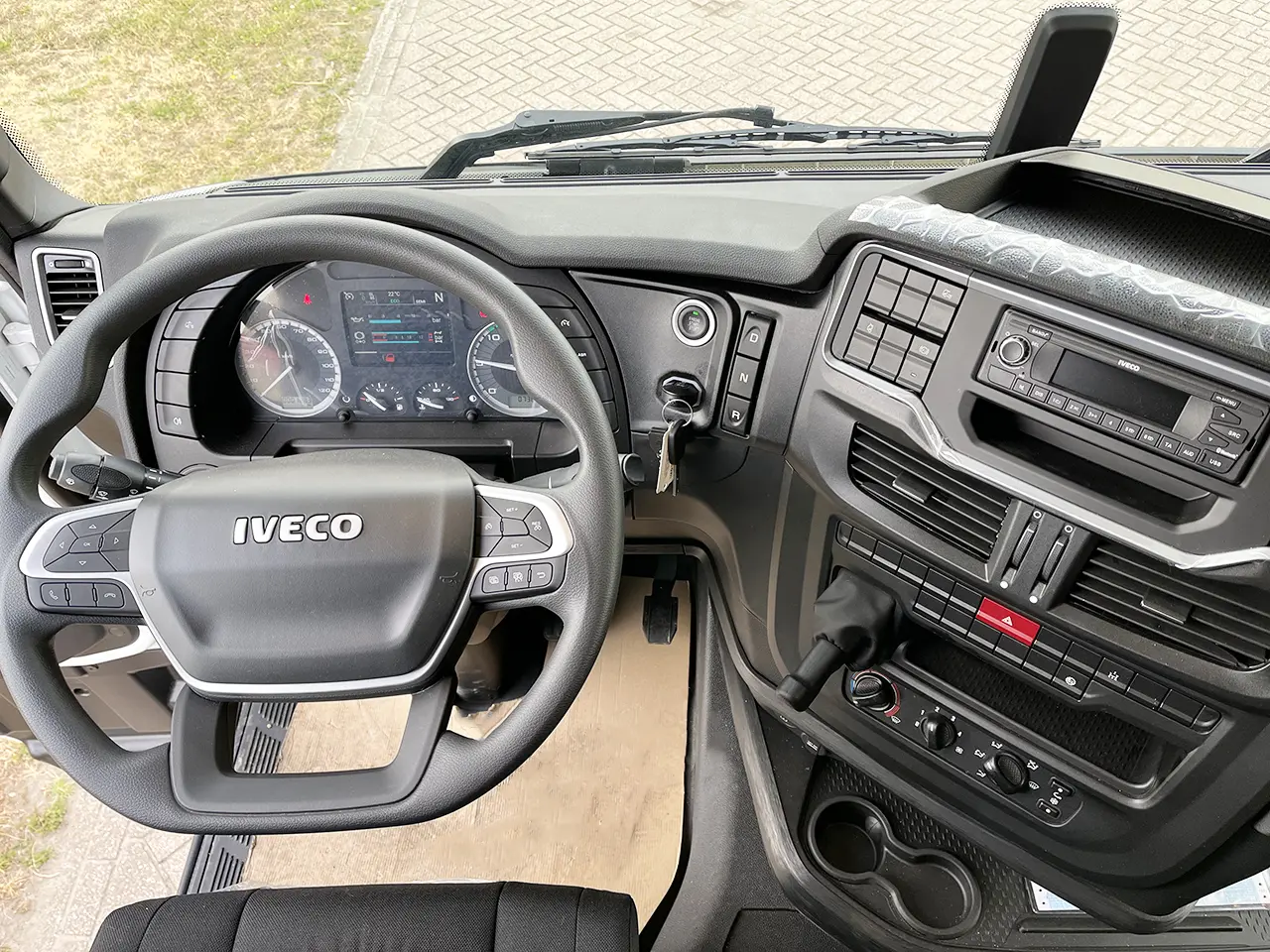 Iveco S-Way AS440S43T/P Tractor Head 4x2 9