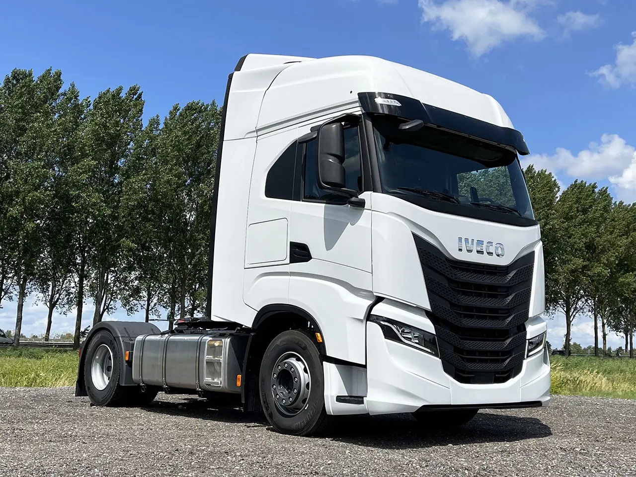 Iveco S-Way AS440S43T/P AT Tractor Head 4x2 4