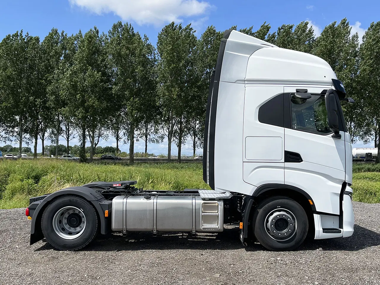 Iveco S-Way AS440S43T/P AT Tractor Head 4x2 5