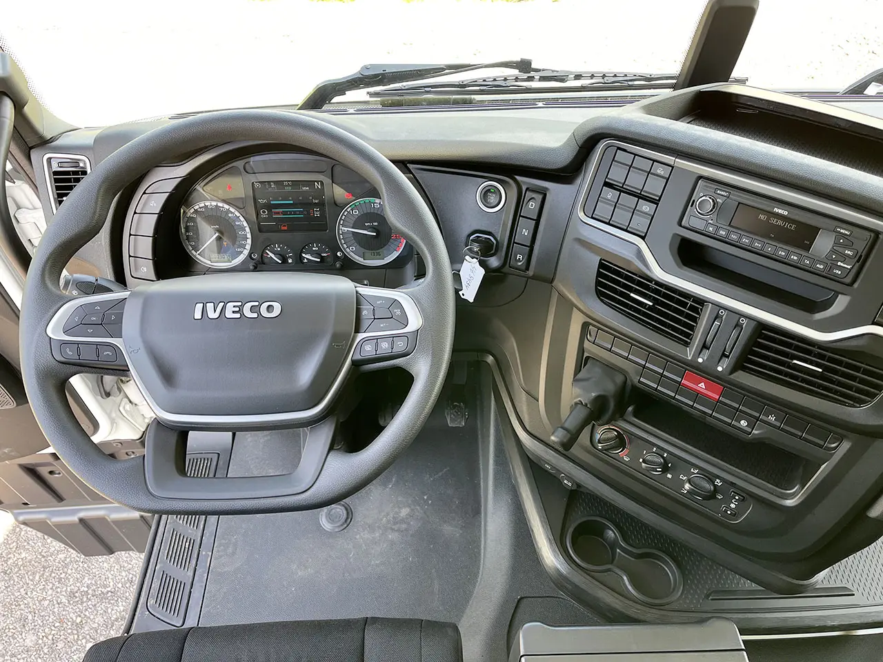 Iveco S-Way AS440S43T/P AT Tractor Head 4x2 9