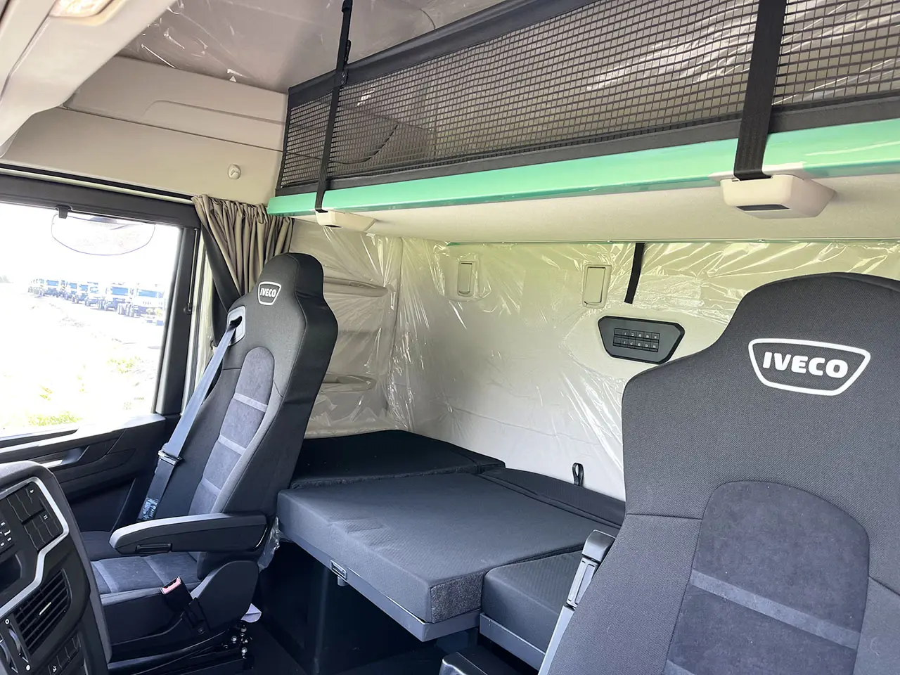 Iveco S-Way AS440S43T/P AT Tractor Head 4x2 13