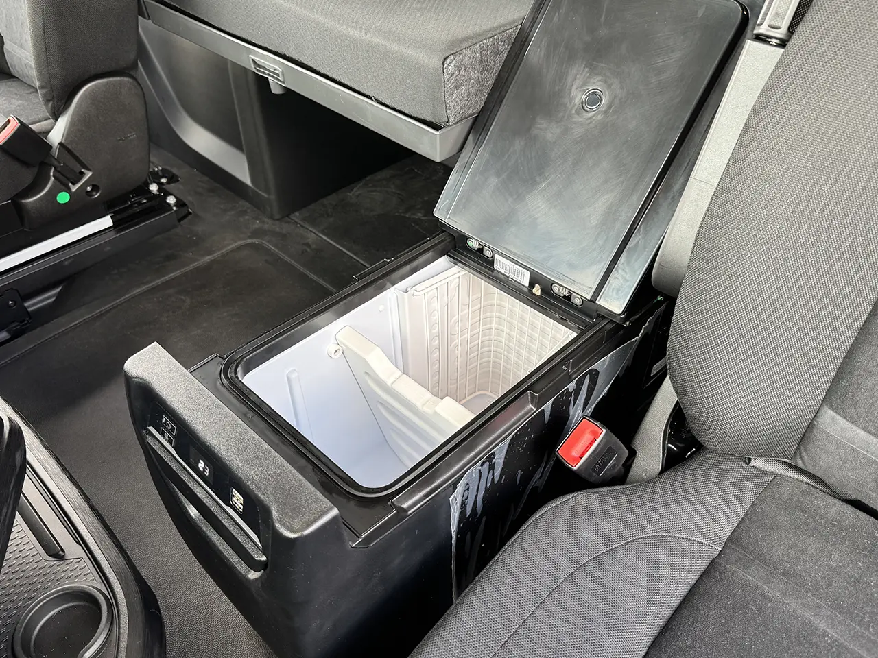 Iveco S-Way AS440S43T/P ON 4x2 Tractor Head 14