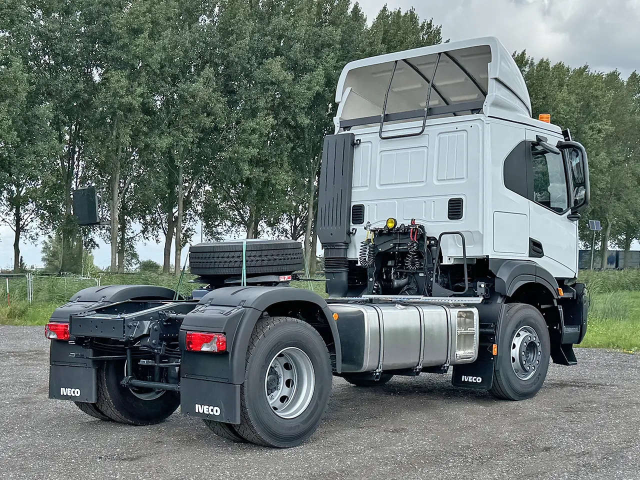 Iveco S-Way AT440S47T OFF Tractor Head 4x2