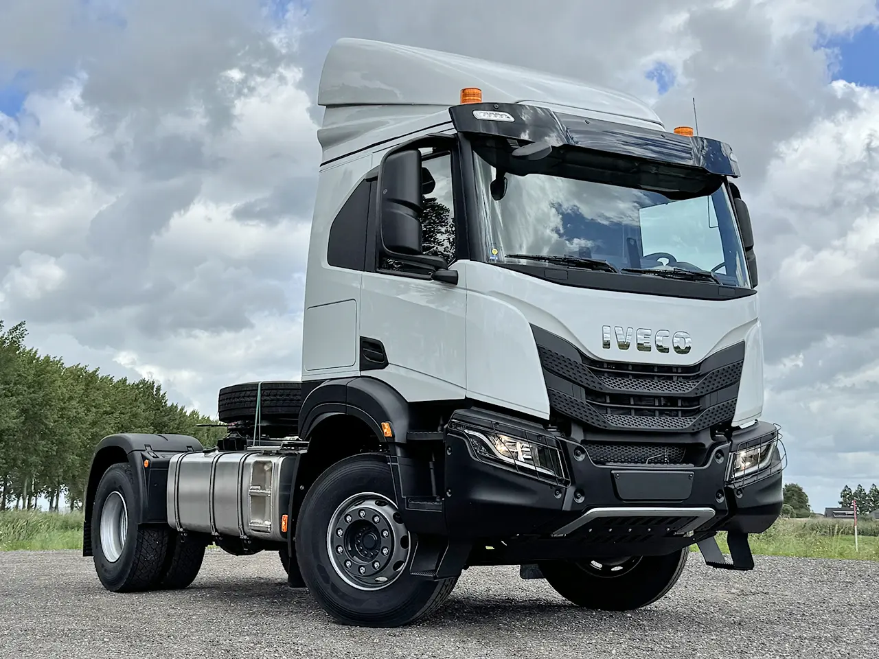 Iveco S-Way AT440S47T OFF 4x2 Tractor Head 4