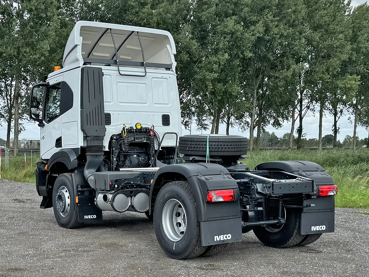 Iveco S-Way AT440S47T OFF Tractor Head 4x2 6
