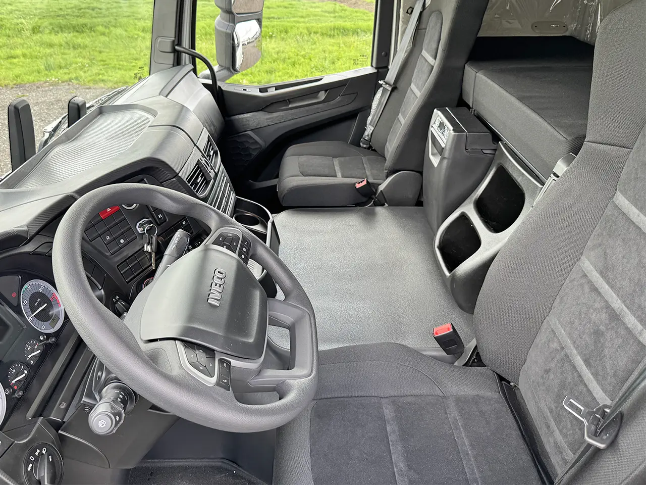 Iveco S-Way AT440S47T OFF Tractor Head 4x2 8