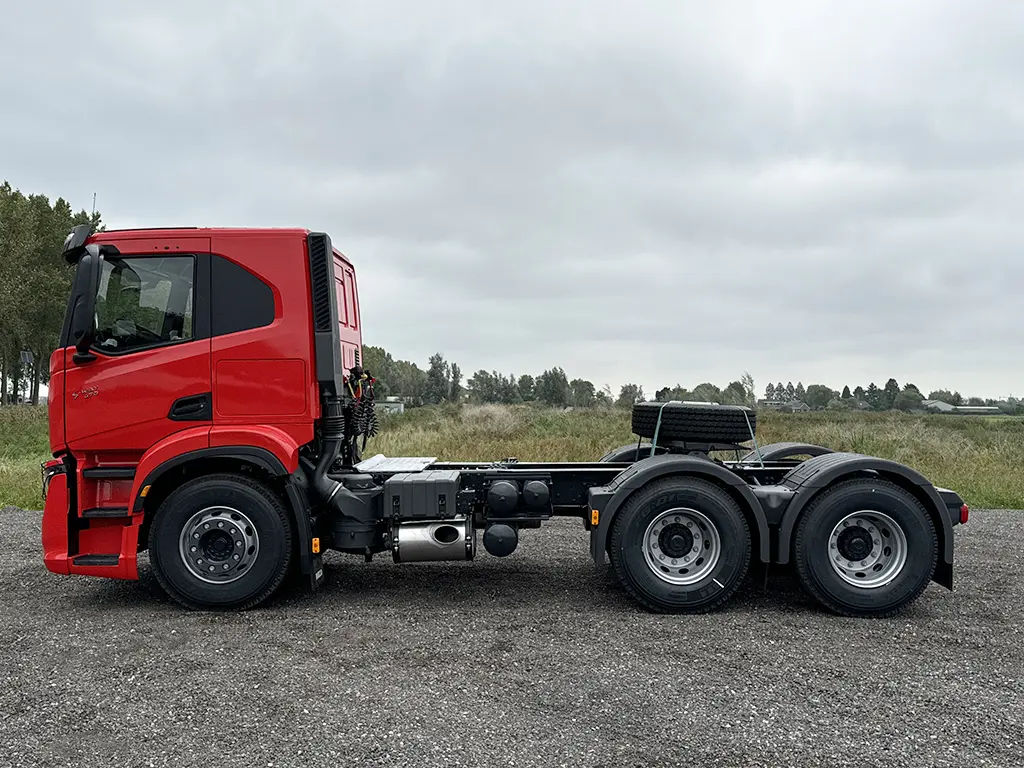 Iveco S-Way AT440S47TZ-P ON Tractor Head 6x4