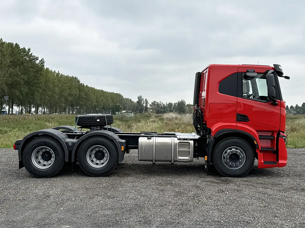 Iveco S-Way AT440S47TZ-P ON Tractor Head 6x4 5