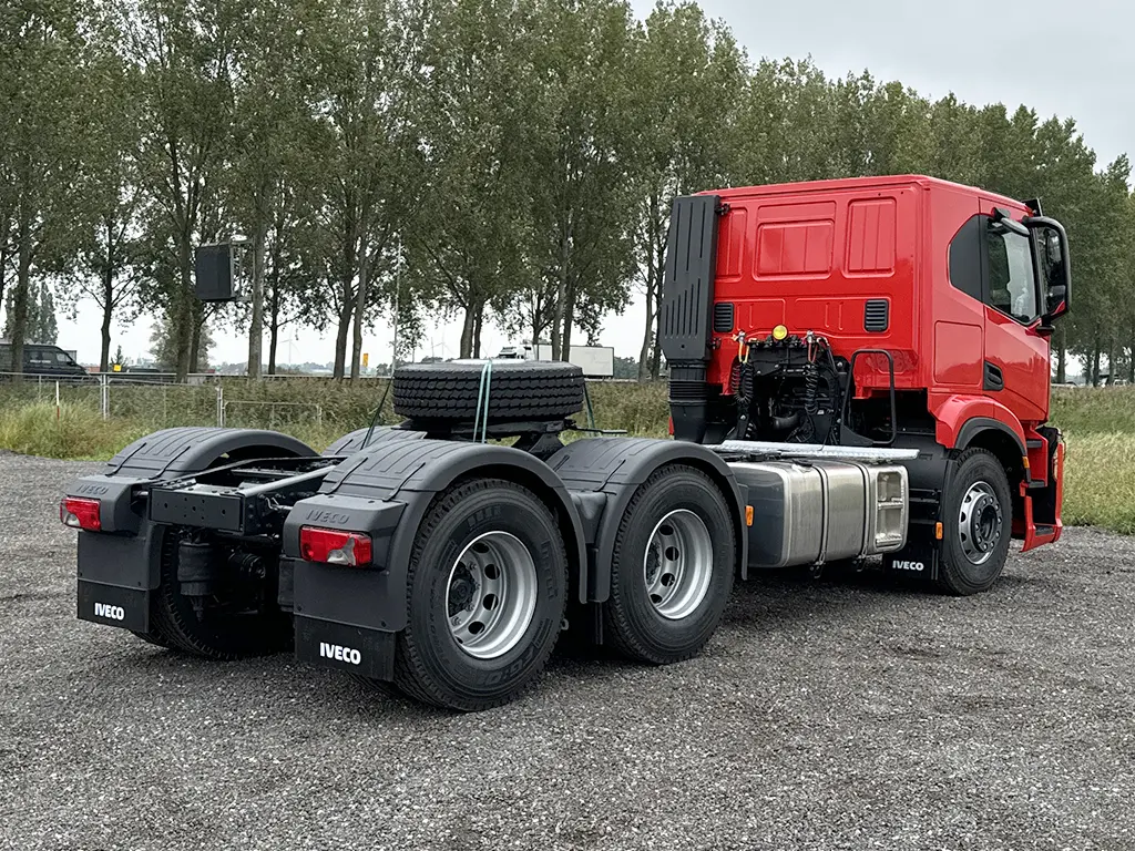 Iveco S-Way AT440S47TZ-P ON 6x4 Tractor Head 6