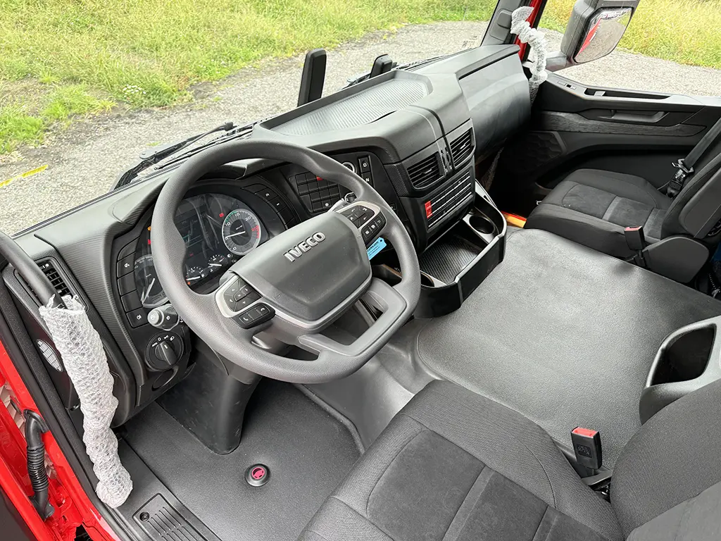 Iveco S-Way AT440S47TZ-P ON Tractor Head 6x4 8