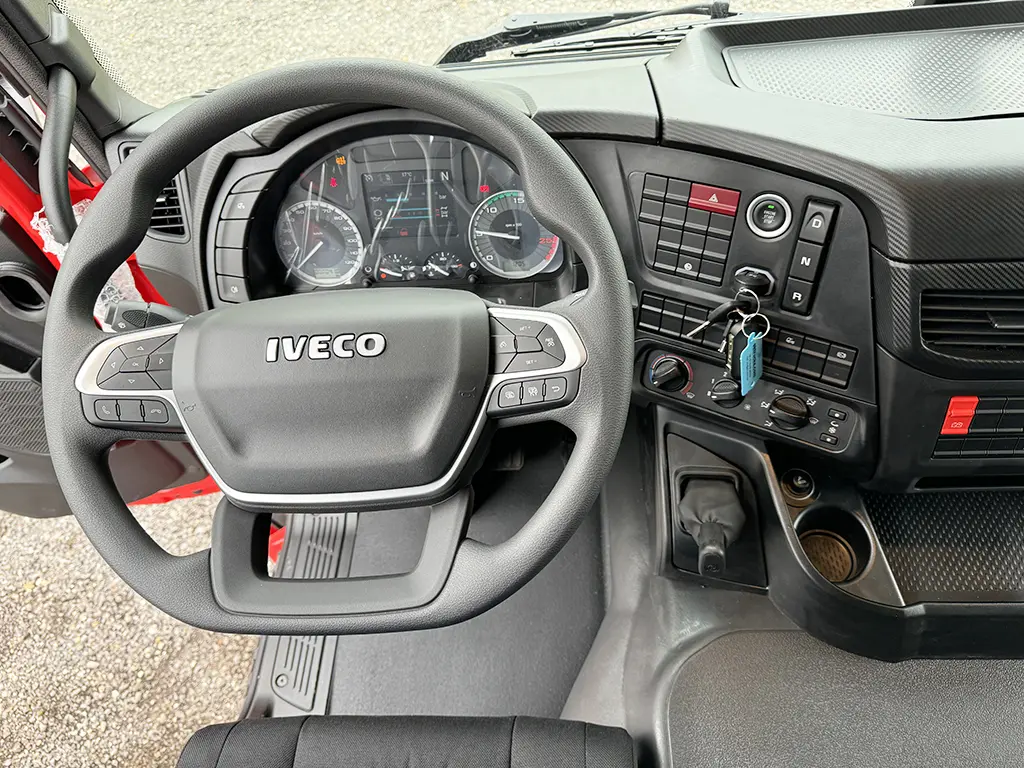 Iveco S-Way AT440S47TZ-P ON Tractor Head 6x4 9