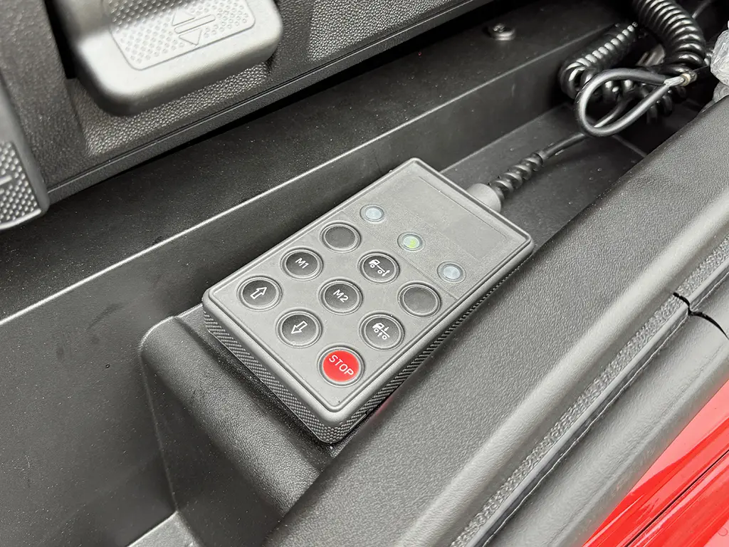 Iveco S-Way AT440S47TZ-P ON 6x4 Tractor Head 11