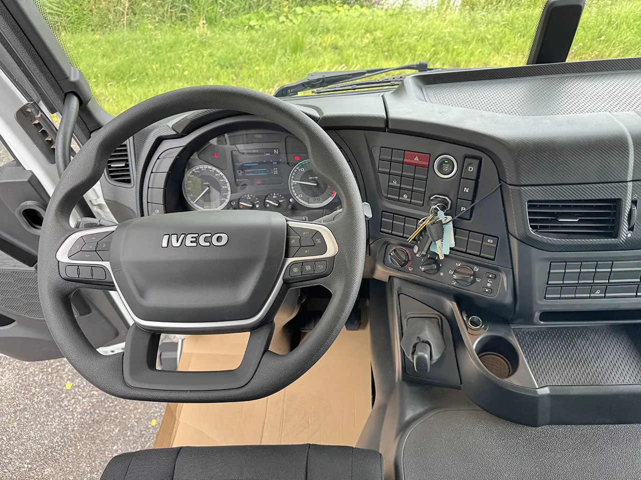 Iveco T-Way AD190T43WH-3800 AT Châssis Cabine 4x4 10